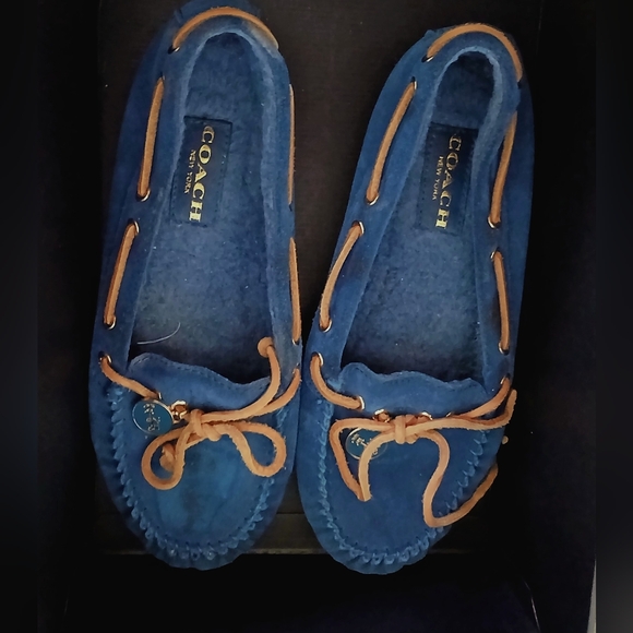 Coach Blue and Tan Moccasins Size 7.5B - Picture 1 of 2